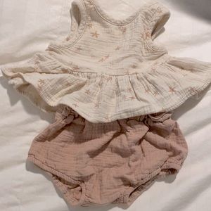 Q by Quincy Mae 2 piece set. 6-12 months.